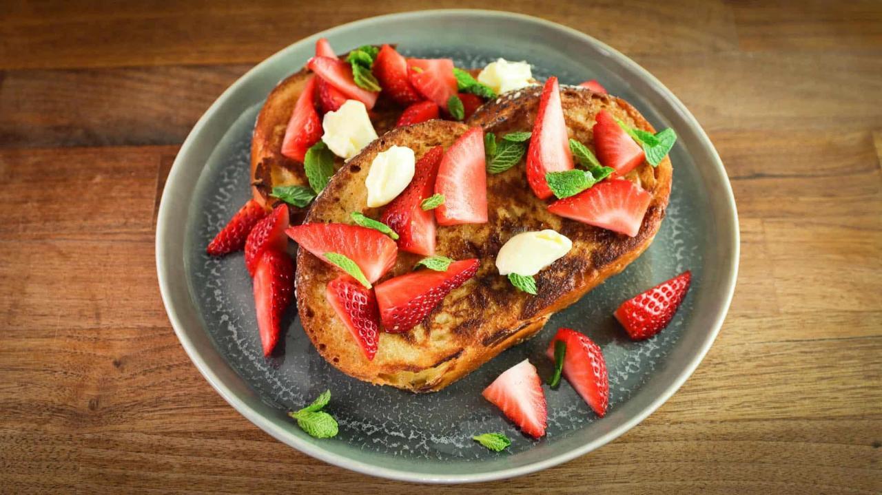 Easy Challah French Toast Recipe - ChainBaker