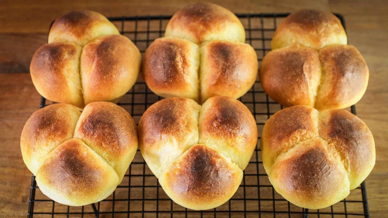 Butter Rolls. Awesome Dinner Roll Recipe - ChainBaker